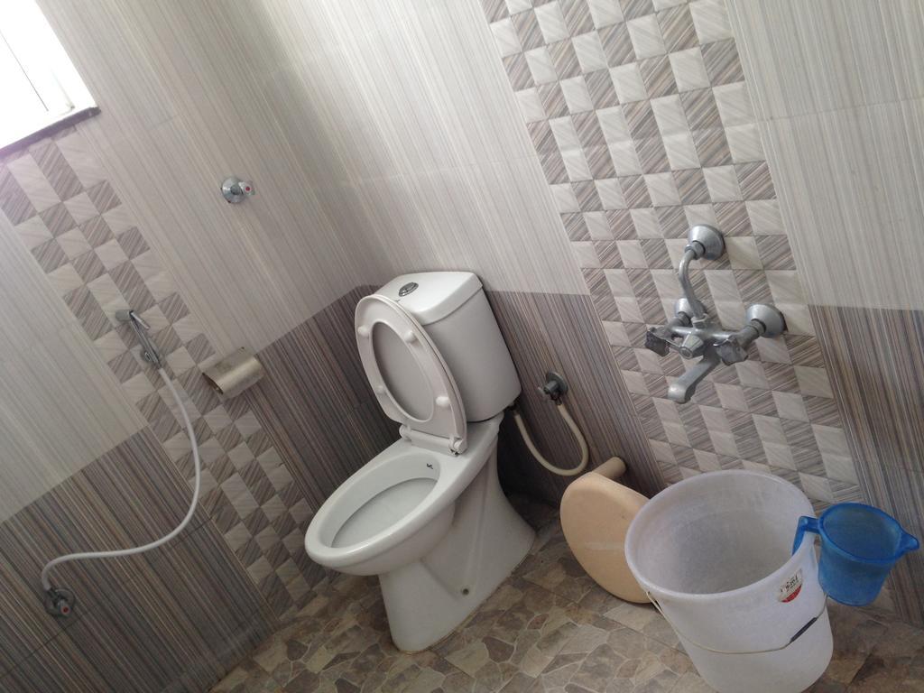 Oyo 4355 Goodland Inn Chennai Bagian luar foto