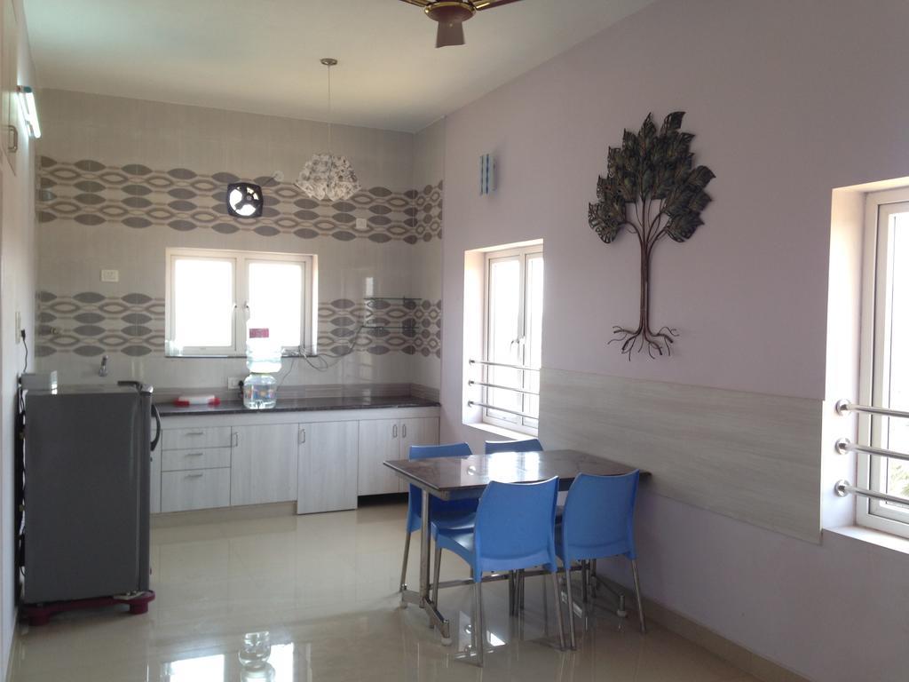 Oyo 4355 Goodland Inn Chennai Bagian luar foto